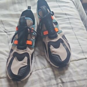 Nike Air Max Athletic Shoes Black and Orange